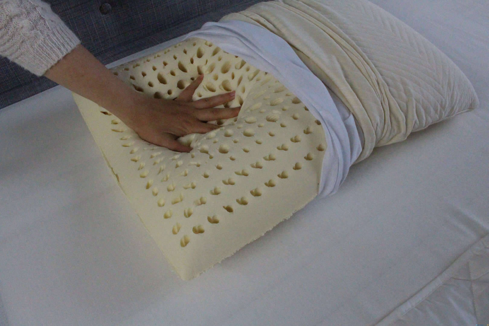 cuscino-in-lattice-contro-mal-di-schiena
